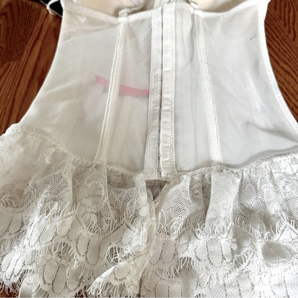 Seven ’til Midnight Lace Bustier & Thong Set White Size Medium - Picture 16 of 16